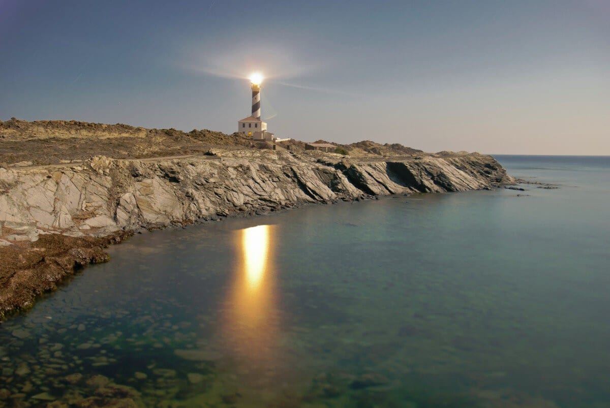 Phare de Favaritx allumé