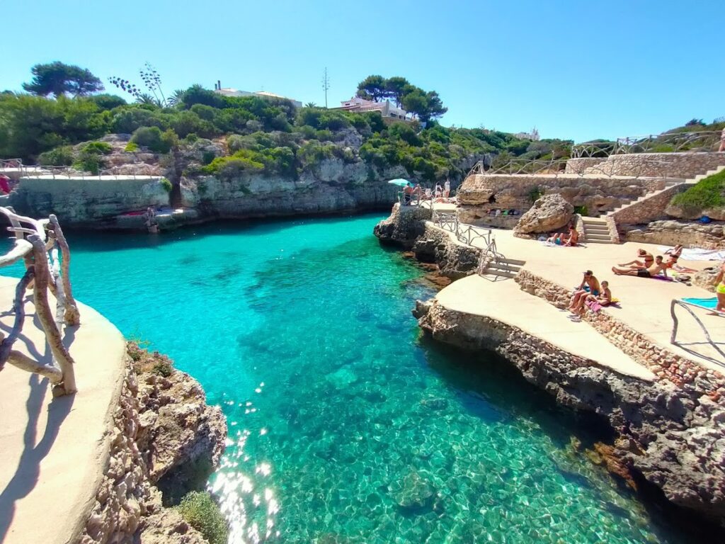 Snorkeling, plongeons, Bronzette à Cala en Brut