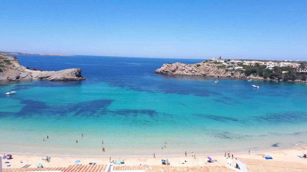 Cami de Cavalls :  la plage Arenal En Castell