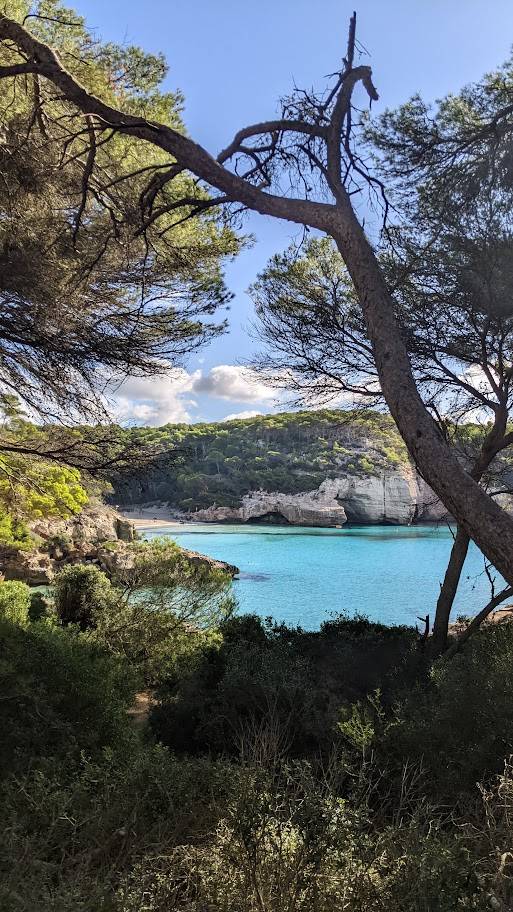 Cala Mitjana et Cala Mitjana, une magnifique étape du cami de Cavalls.