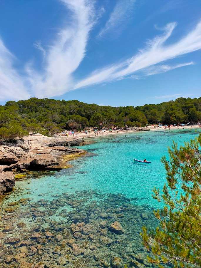 Cala Turqueta, une des plus belles criques du cami de cavalls